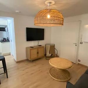 2 Pieces , Cannes France