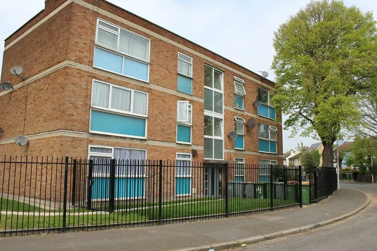 25 Idmiston Road Apartment London